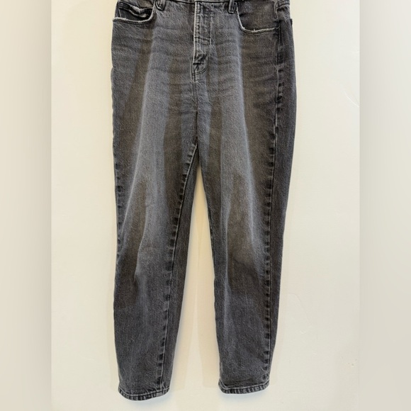 GOOD AMERICAN BLACK MOM JEANS SIZE
2/26" EUC - Picture 10 of 10